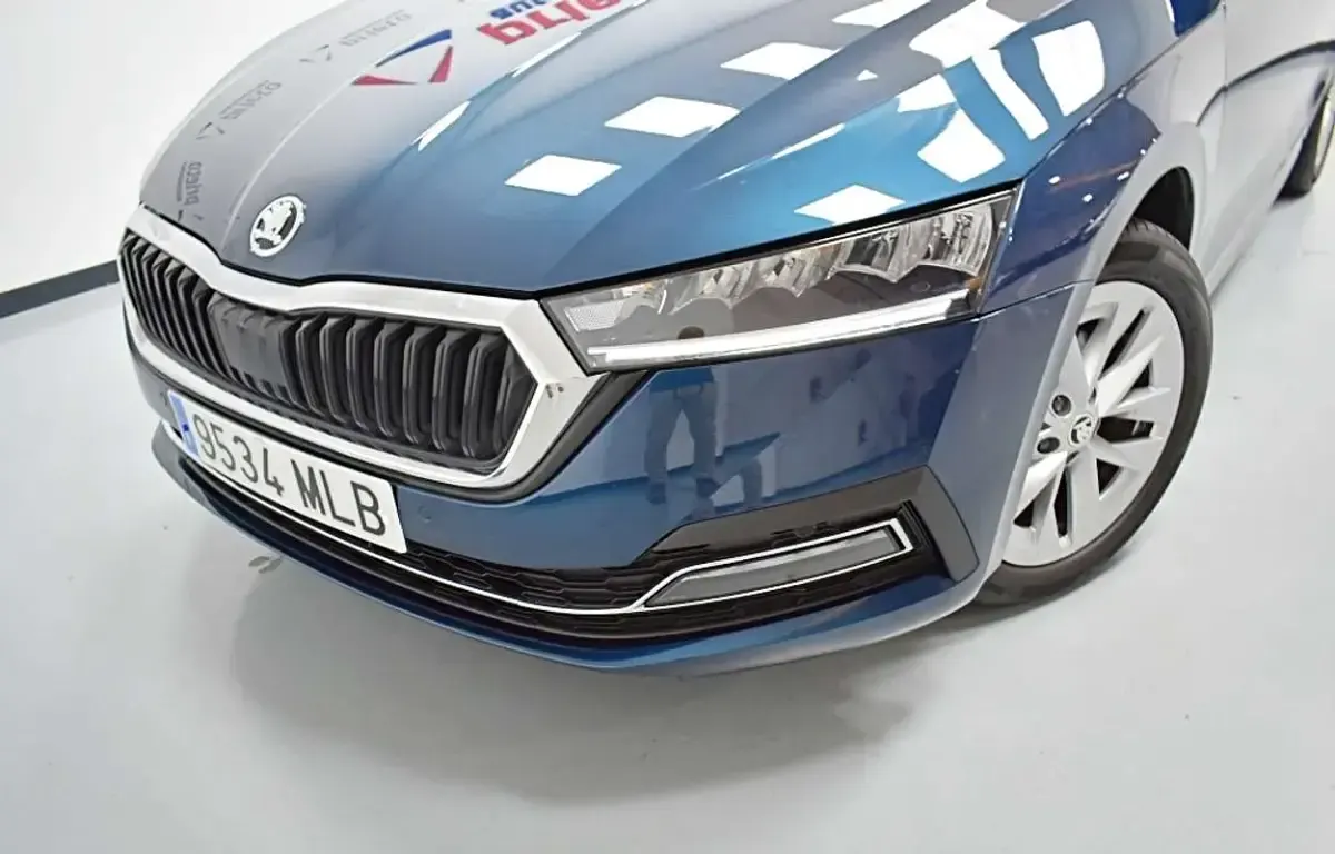 Usado Skoda Octavia Ambition 150 CV (110 kW) 2023 Azul Utilitario