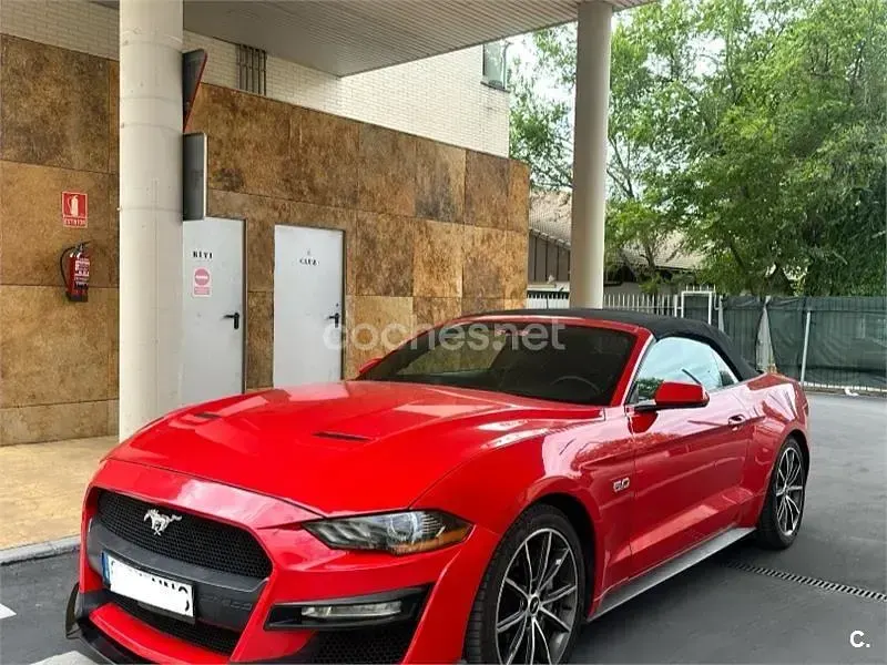 Usado Ford Mustang GT 450 CV (330 kW) 2019 Rojo Descapotable