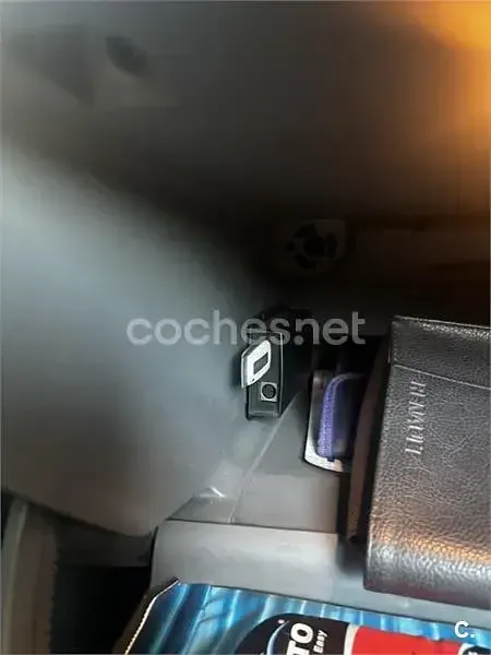 Usado Renault Scénic II Dynamique 105 CV (77 kW) 2008 Negro Monovolumen