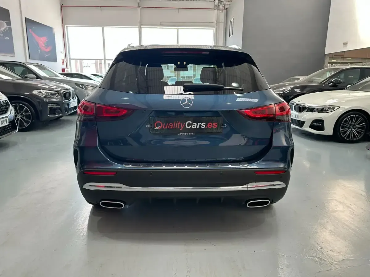 Usado Mercedes GLA180 136 CV (100 kW) 2022 Azul SUV