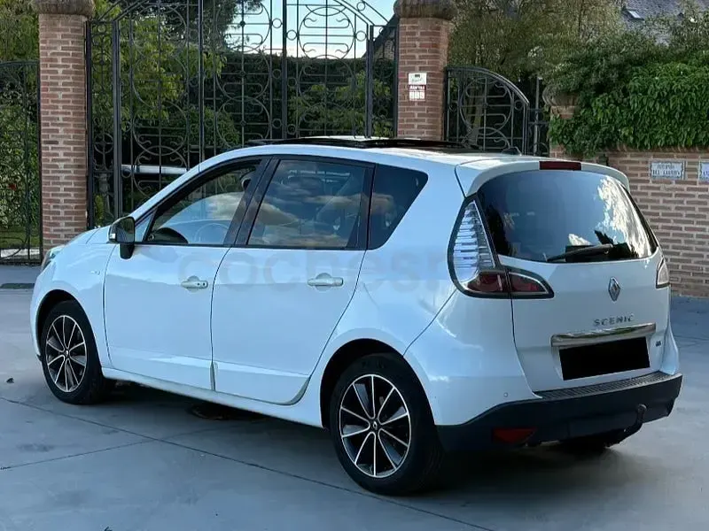 Usado Renault Scénic Bose Edition 110 CV (80 kW) 2014 Blanco Monovolumen