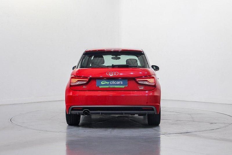 Usado Audi A1 95 CV (69 kW) 2016 Rojo Utilitario
