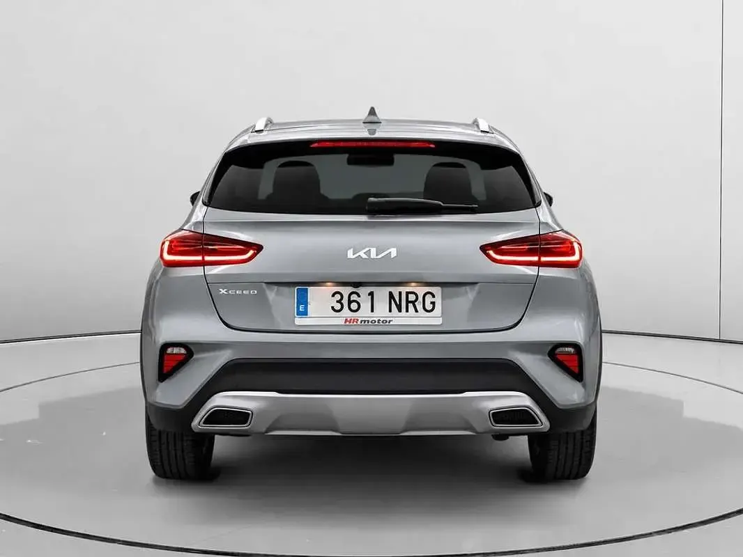 Usado Kia XCeed 136 CV (100 kW) 2022 Gris SUV