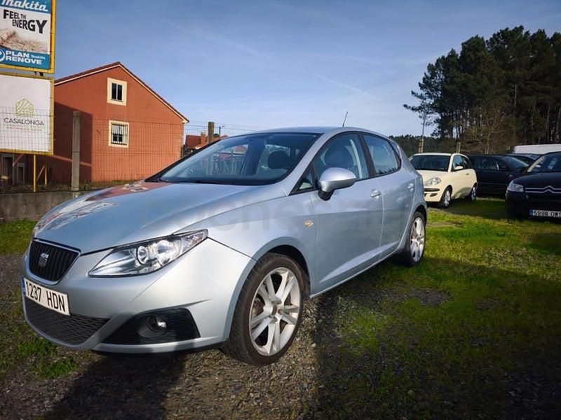 Usado Seat Ibiza Sport 105 CV (77 kW) 2011 Gris / plata Berlina