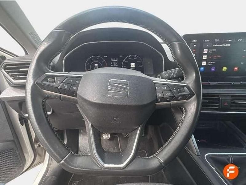 Usado Seat Leon Reference 116 CV (85 kW) 2020 Blanco Utilitario