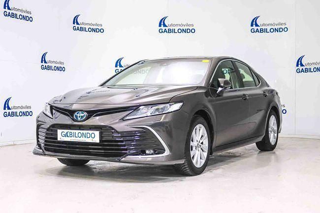 Usado Toyota Camry Advance 218 CV (160 kW) 2021 Marrón Berlina