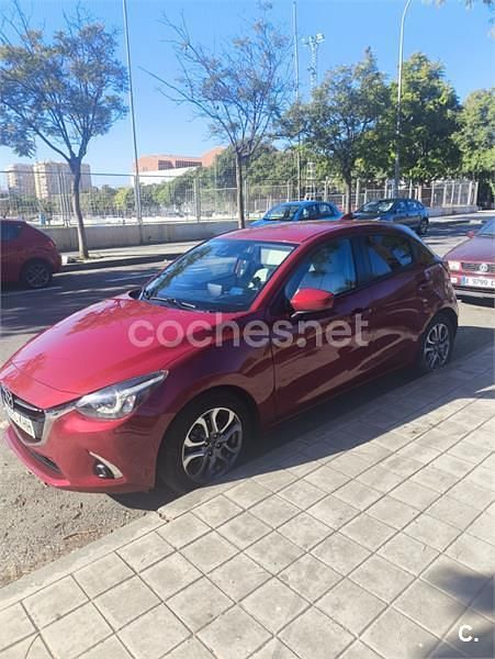 Usado Mazda 2 90 CV (66 kW) 2018 Rojo Berlina