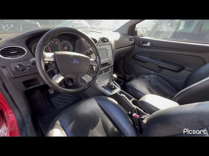 Usado Ford Focus Cabriolet Trend 136 CV (100 kW) 2008 Rojo Descapotable