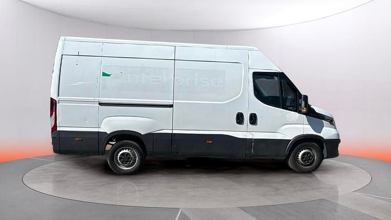 Usado Iveco Daily 156 CV (114 kW) 2023 Blanco Berlina