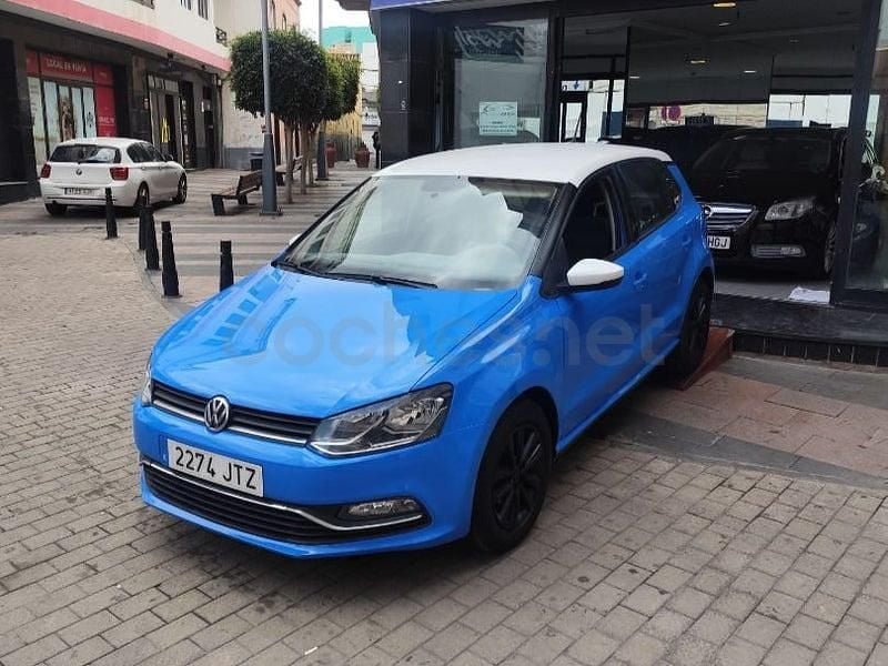 Usado VW Polo Advance 90 CV (66 kW) 2016 Azul Berlina