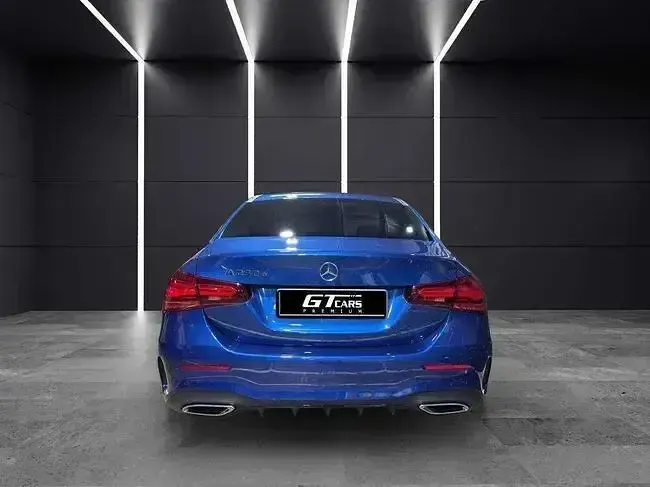 Usado Mercedes A250 AMG 218 CV (160 kW) 2025 Azul Berlina