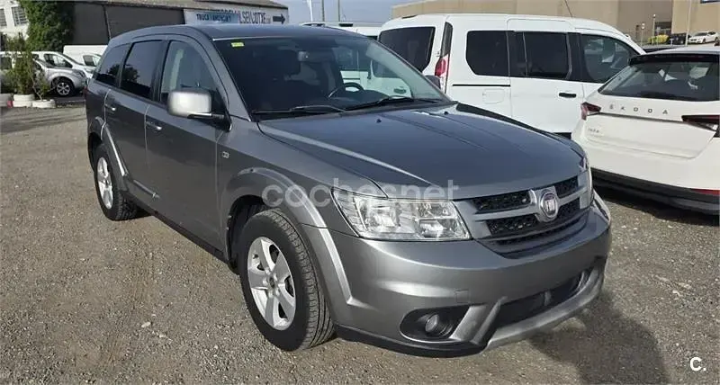 Usado Fiat Freemont Lounge 140 CV (102 kW) 2012 Gris / plata SUV