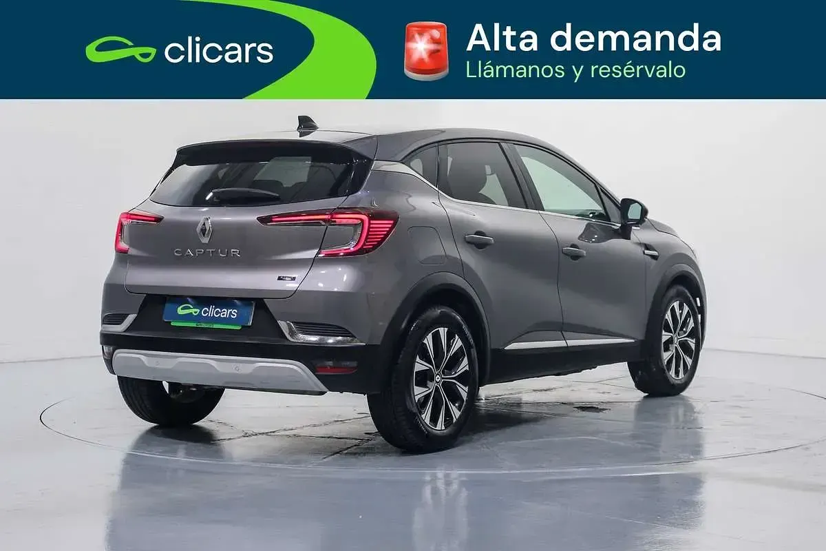 Usado Renault Captur Techno 143 CV (105 kW) 2023 Gris SUV