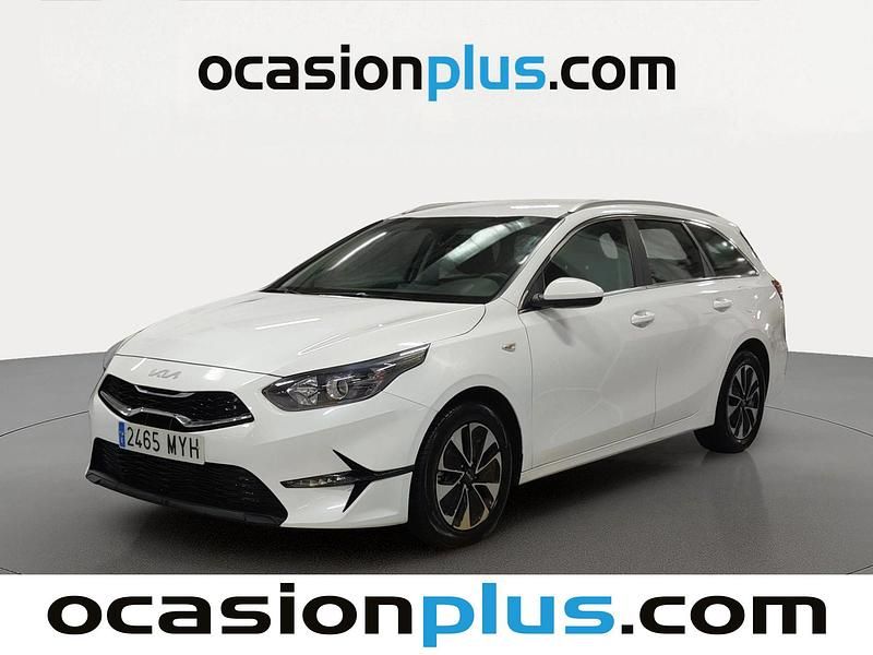 Używany Kia Ceed 101 KM (74 kW) 2025 Biały Hatchback