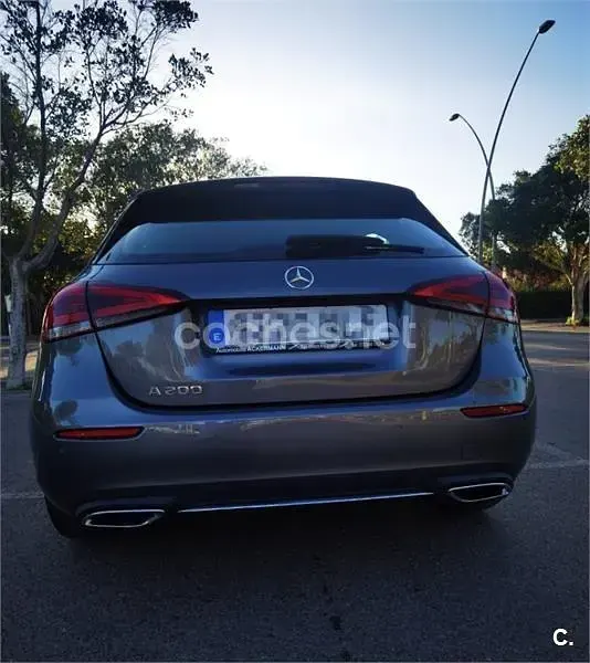 Usado Mercedes A200 156 CV (114 kW) 2018 Gris / plata Berlina