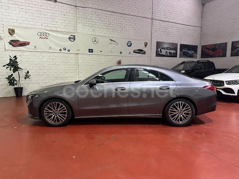 Usado Mercedes CLA220 190 CV (139 kW) 2021 Gris / plata Berlina