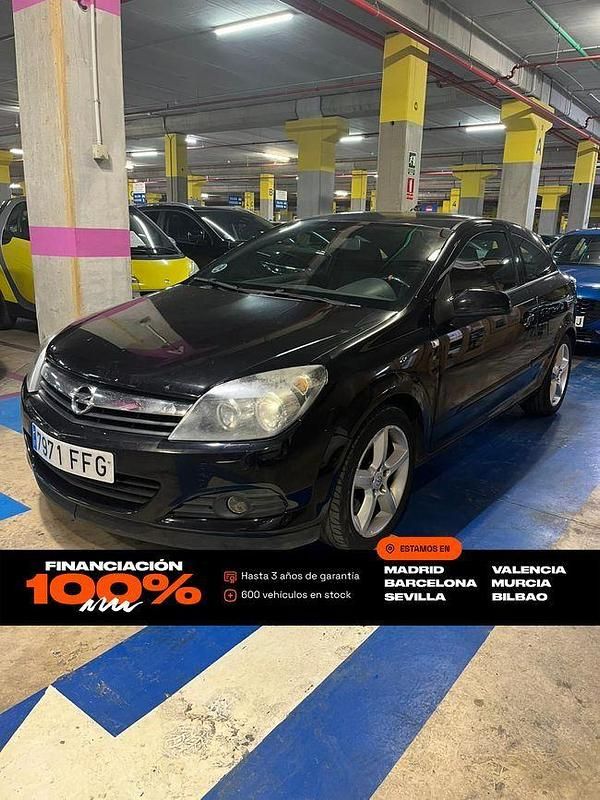 Usado Opel Astra GTC Cosmo 120 CV (88 kW) 2006 Negro Utilitario