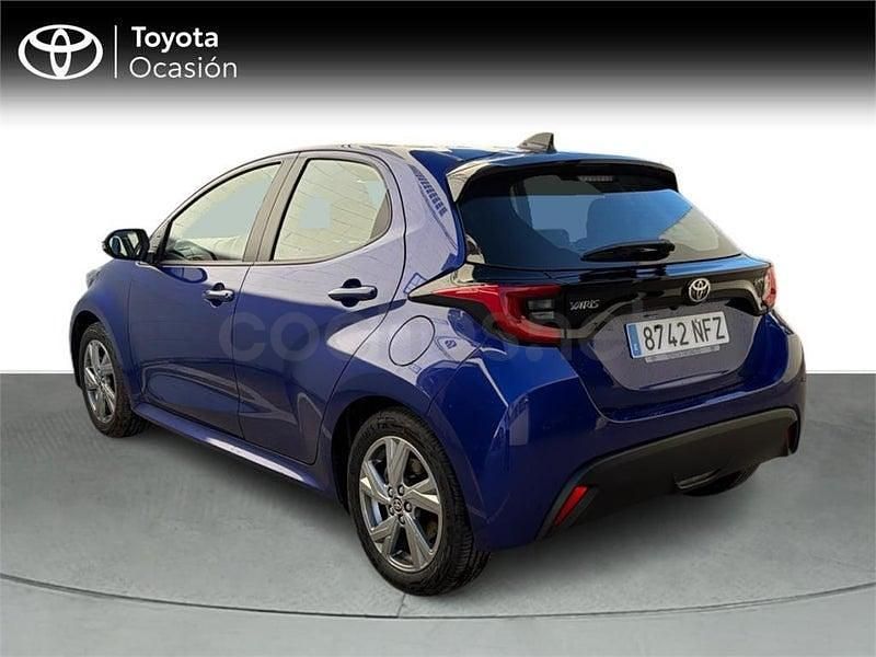 Usado Toyota Yaris Hybrid Active 116 CV (85 kW) 2025 Azul Berlina