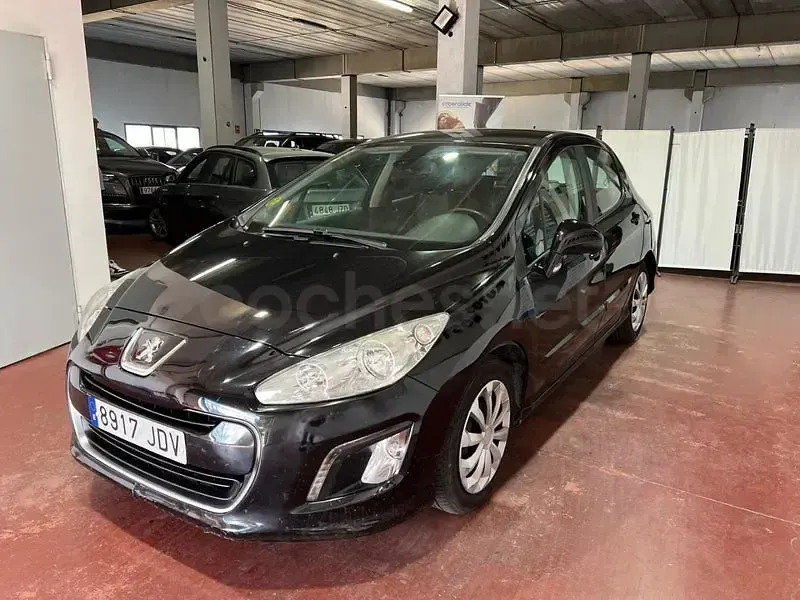 Usado Peugeot 308 Access 92 CV (67 kW) 2012 Negro Berlina