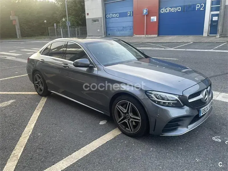 Usado Mercedes C200 136 CV (100 kW) 2019 Gris / plata Berlina