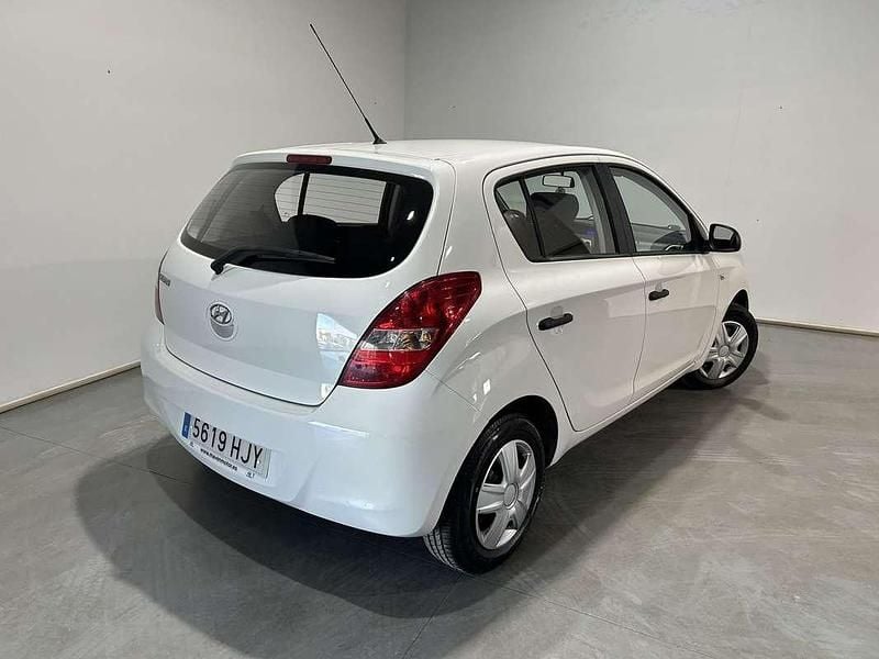 Usado Hyundai i20 Classic 77 CV (56 kW) 2012 Blanco Utilitario