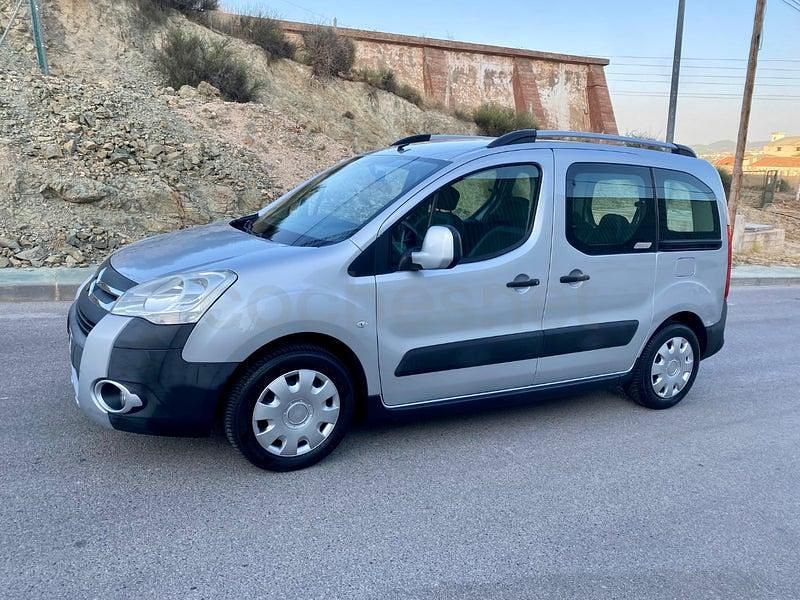 Usado Citroën Berlingo XTR 92 CV (67 kW) 2015 Gris / plata Monovolumen