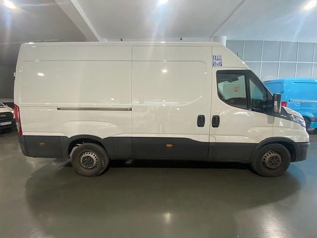 Usado Iveco Daily 160 CV (117 kW) 2023 Blanco Berlina
