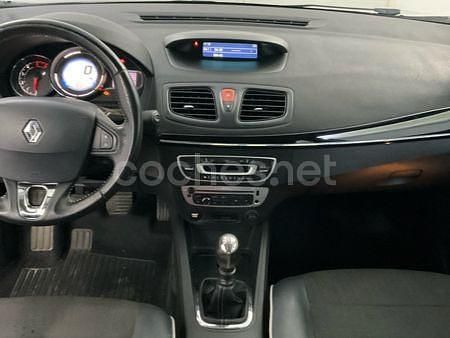 Usado Renault Fluence Dynamique 110 CV (80 kW) 2014 Gris / plata Berlina