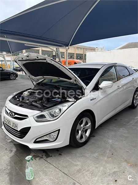 Usado Hyundai i40 115 CV (84 kW) 2015 Blanco Berlina