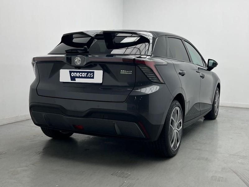Usado MG MG4 EV Luxury 150 kW (204 CV) 2026 Gris Utilitario