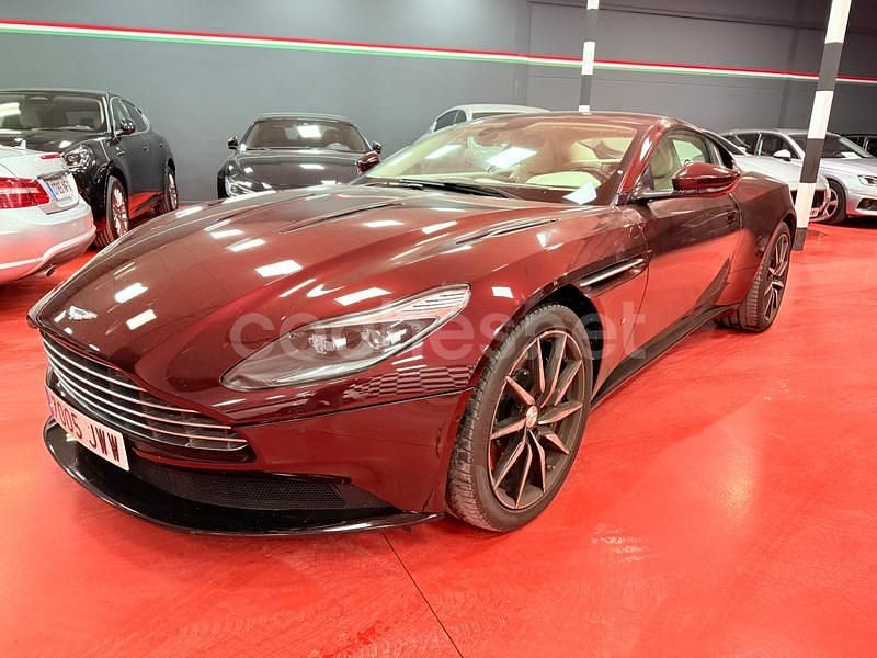 Usado Aston Martin DB11 639 CV (469 kW) 2019 Granate Coupe