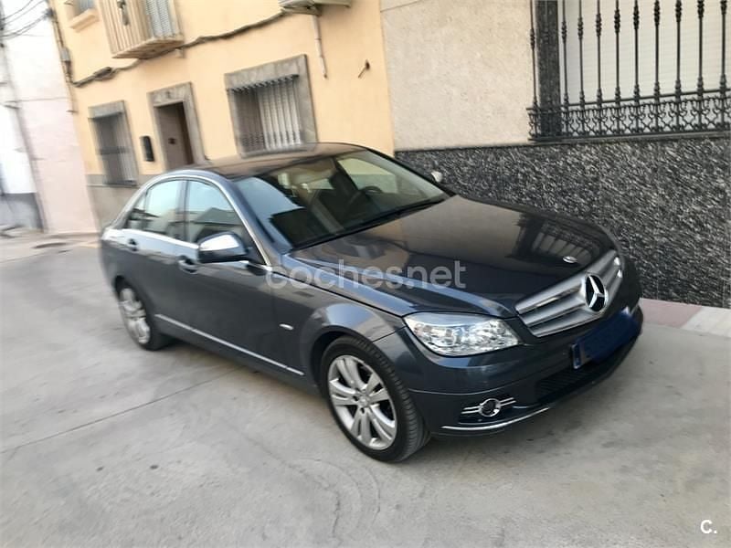 Usado Mercedes C220 Avantgarde 150 CV (110 kW) 2008 Negro Berlina