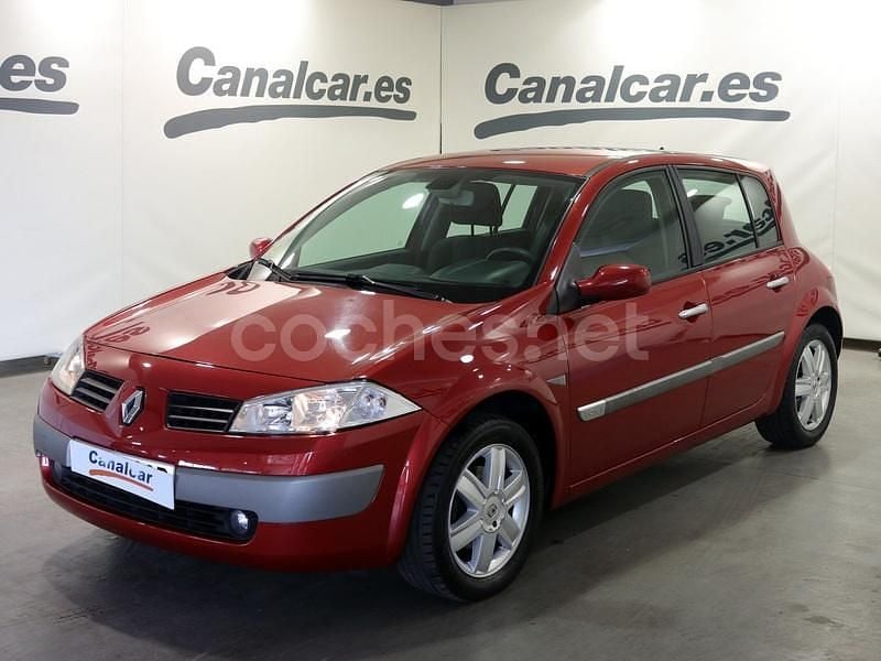 Rojo Usado 2004 Renault Mégane II Authentique Berlina | 2925 € (Precio justo) - Imagen 1/4