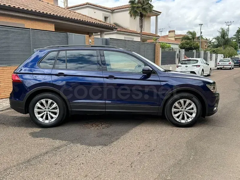 Usado VW Tiguan Edition 150 CV (110 kW) 2017 Azul SUV