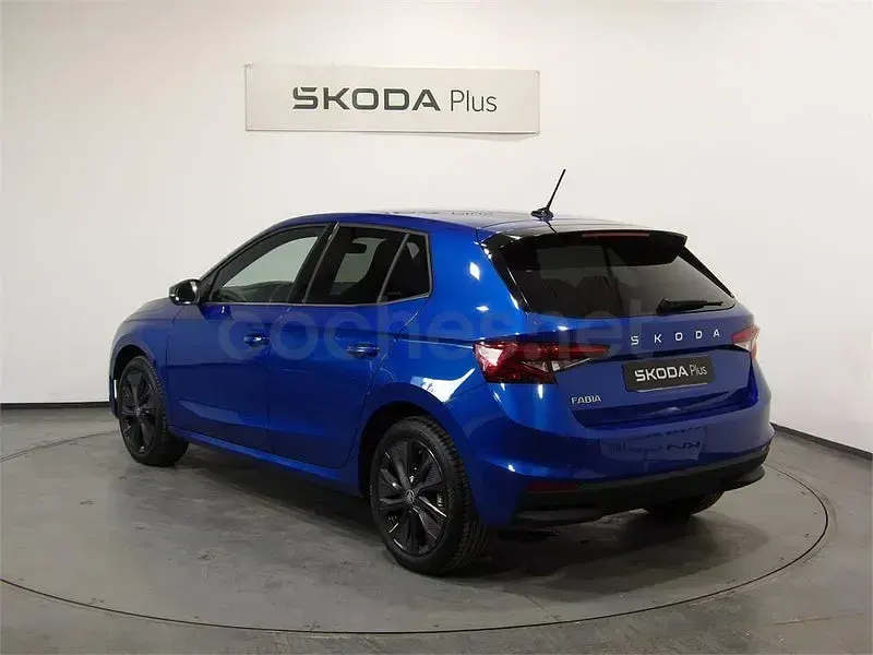 Usado Skoda Fabia 115 CV (84 kW) 2025 Azul Utilitario