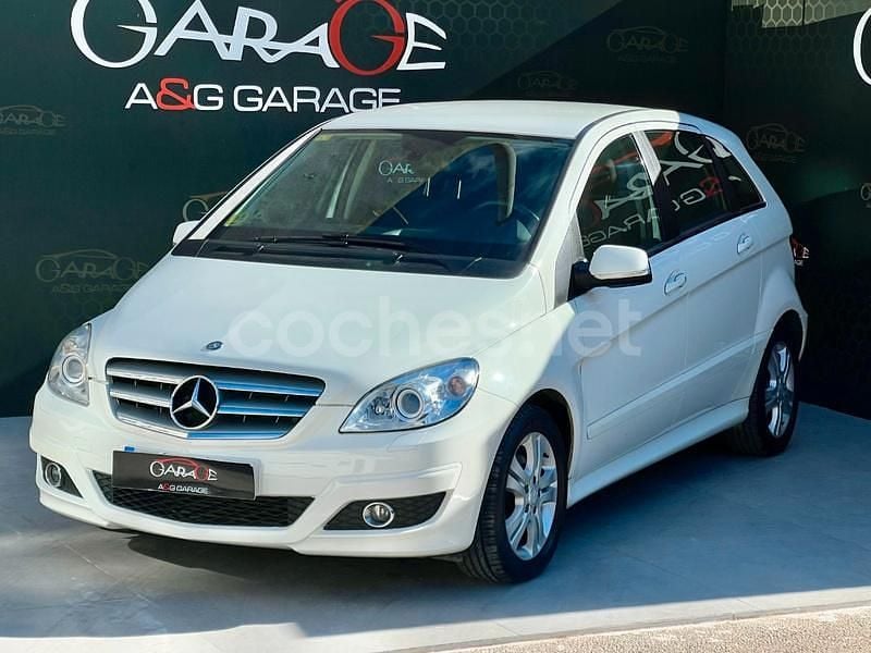 Blanco Usado 2013 Mercedes B180 Monovolumen | 5990 € (Buen precio) - Imagen 1/4