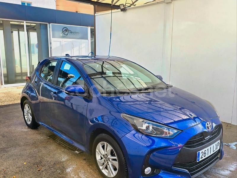Azul Usado 2022 Toyota Yaris Berlina | 16.899 € (Precio justo) - Imagen 1/4