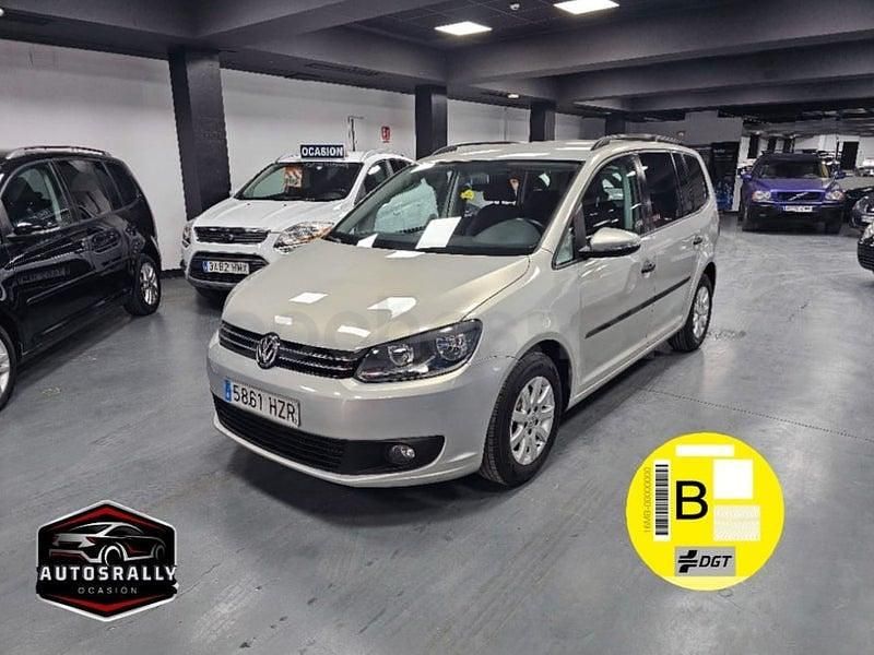 Gris / plata Usado 2014 VW Touran Advance Monovolumen | 9799 € (Precio justo) - Imagen 1/4