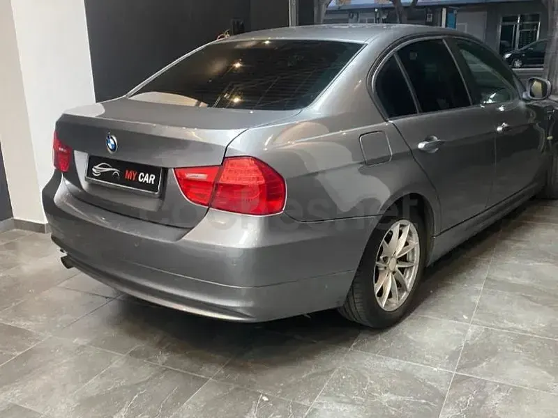Usado BMW 316 115 CV (84 kW) 2011 Gris / plata Berlina