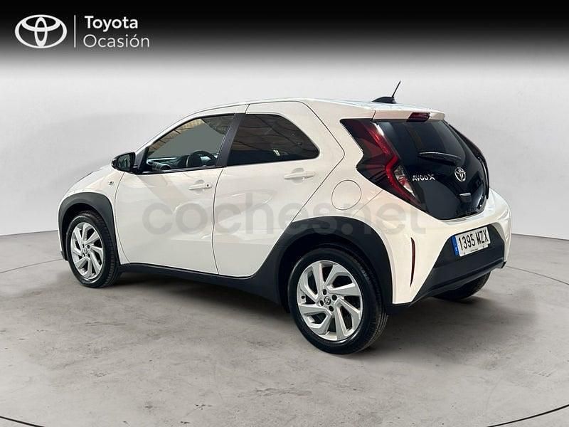 Usado Toyota Aygo X Play 72 CV (52 kW) 2025 Blanco SUV