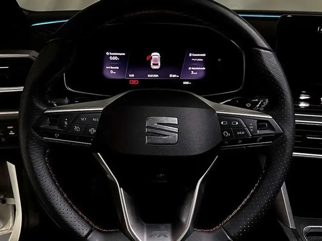 Usado Seat Leon FR 151 CV (111 kW) 2024 Gris Utilitario