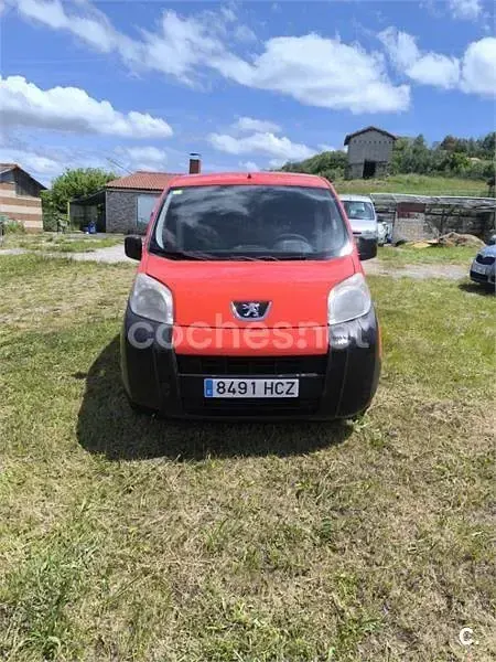 Usado Peugeot Bipper 68 CV (50 kW) 2011 Rojo Monovolumen