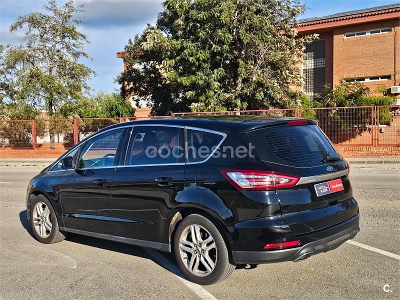 Usado Ford S-MAX Titanium 180 CV (132 kW) 2017 Negro Monovolumen
