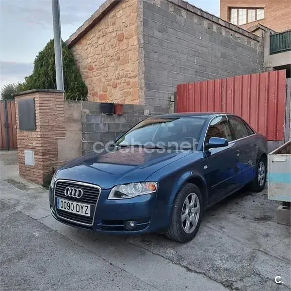 Usado Audi A4 115 CV (84 kW) 2006 Azul Berlina