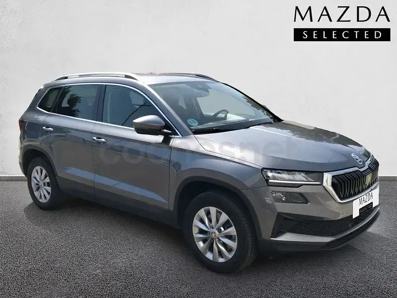 Usado Skoda Karoq Ambition 150 CV (110 kW) 2022 Gris / plata SUV