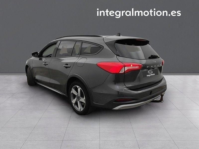 Usado Ford Focus Active 120 CV (88 kW) 2020 Gris Berlina