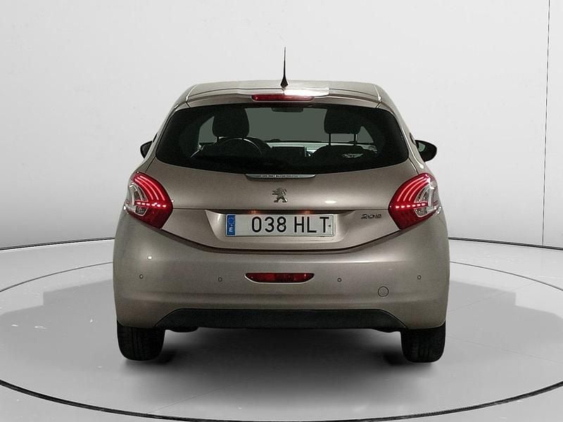 Usado Peugeot 208 Active 83 CV (61 kW) 2012 Beige Utilitario