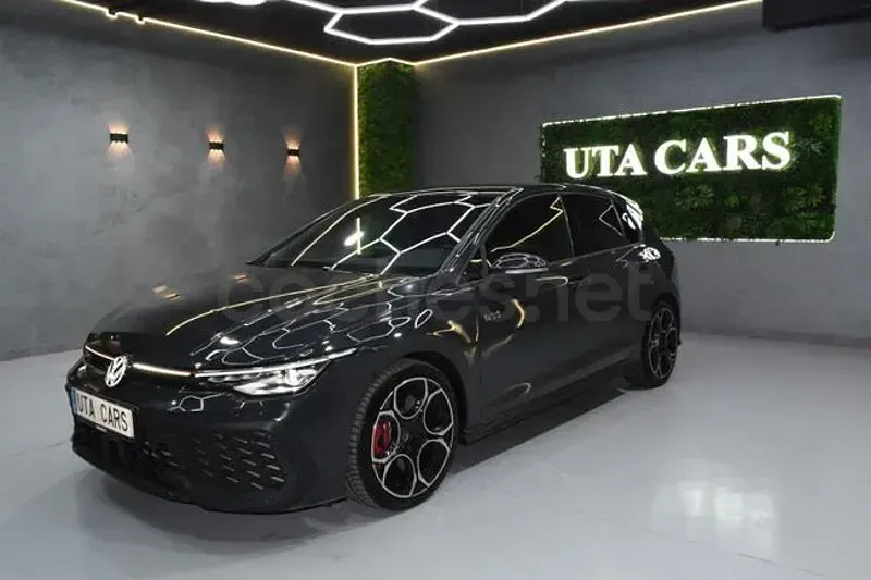 Usado VW Golf VIII GTI 265 CV (194 kW) 2025 Gris / plata Berlina