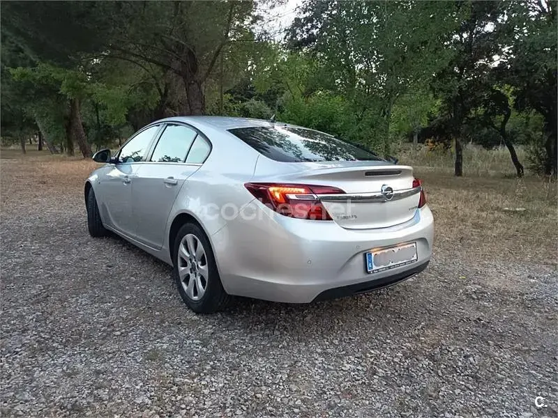 Usado Opel Insignia Business 120 CV (88 kW) 2014 Gris / plata Berlina
