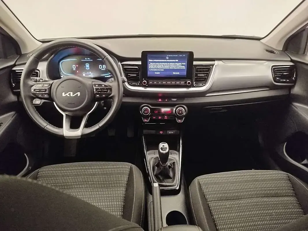 Usado Kia Stonic 101 CV (74 kW) 2025 Blanco SUV